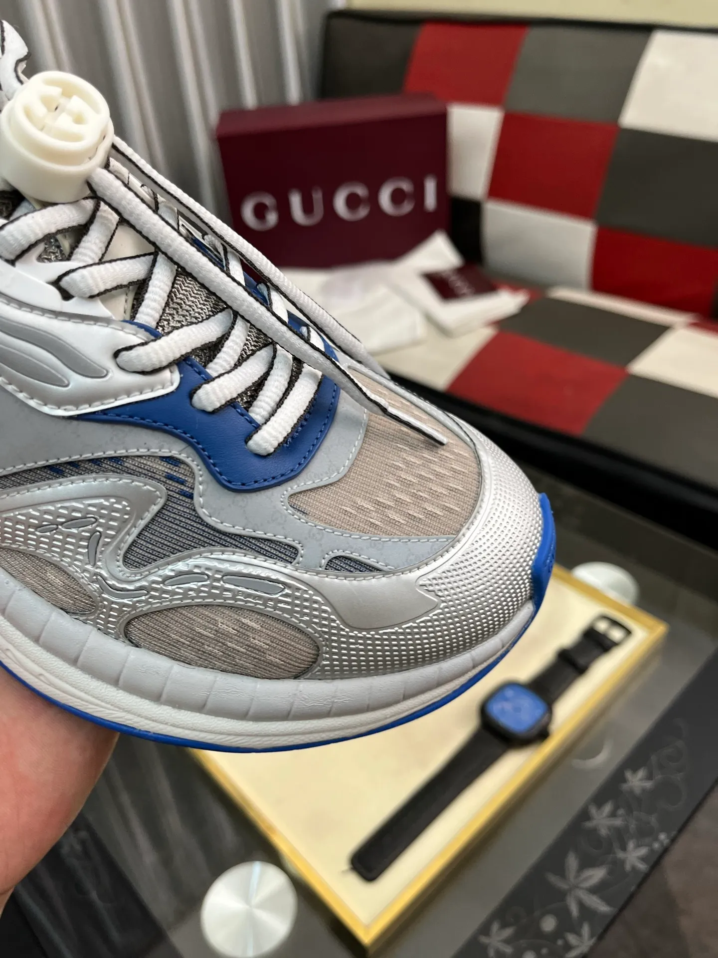 Men's men's shoes 💰1040⌚️⌚️GUCCI Gucci's new dad shoes 🇮🇹Top version🇮🇹🔜Purchasing level High version: The original disassembly took more than 3 months to develop 1:1, the version has been upgraded again, chips, packaging, imported mesh, all made with computerized cars Couple 👫 style 🔜Versatile in all seasons🔜 Fashion🔜 Personality 🔜Distinctive 🔵Full range of layouts, welcome to inquire for pictures Outsole: The latest original developed TPU vacuum Upper: Original mesh, super breathable 💯Full set of packaging Medium and low belt LOGO Size: Women's size 35-40 Men's size 38-45 (38 45 customized